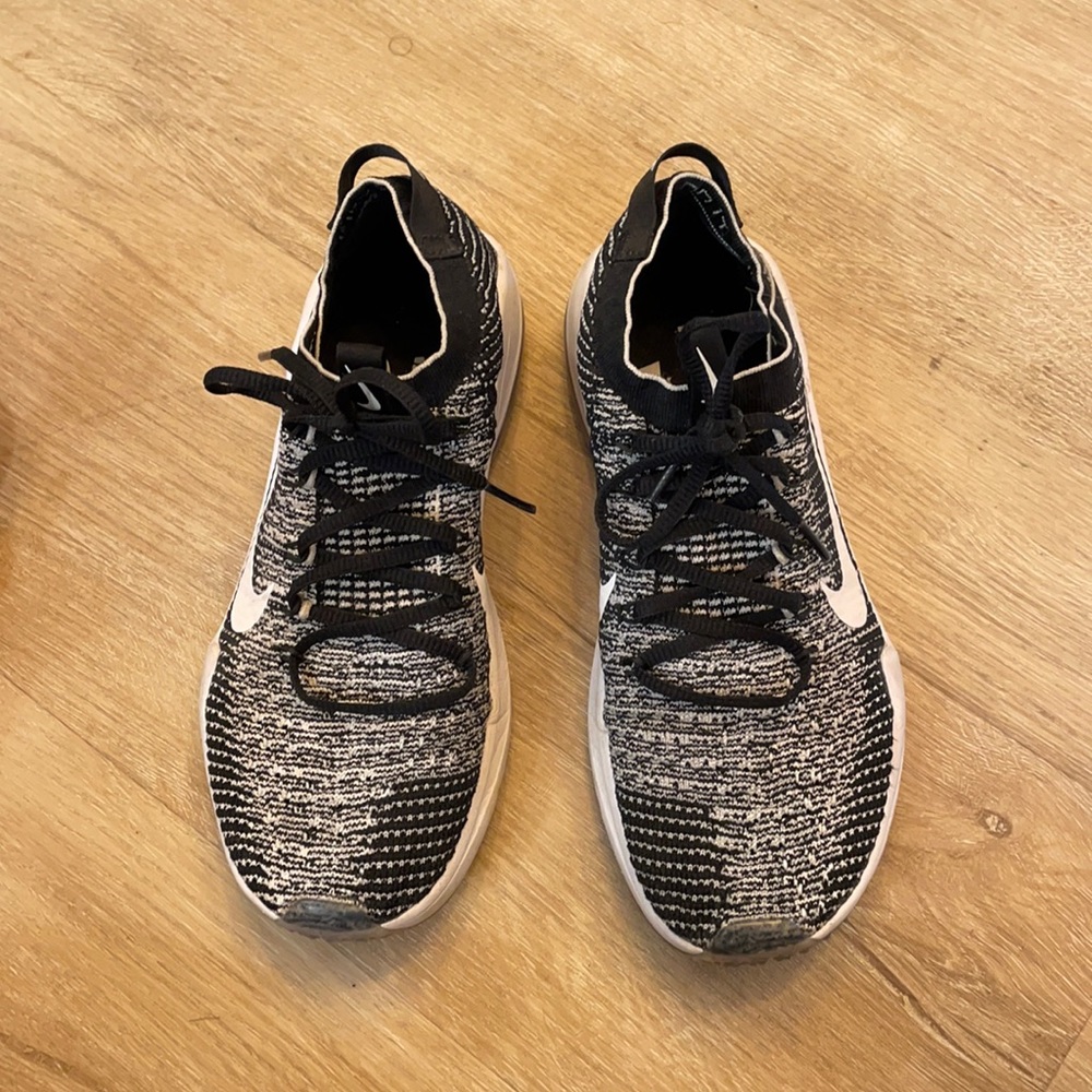 6.5 Nike zoom trainers